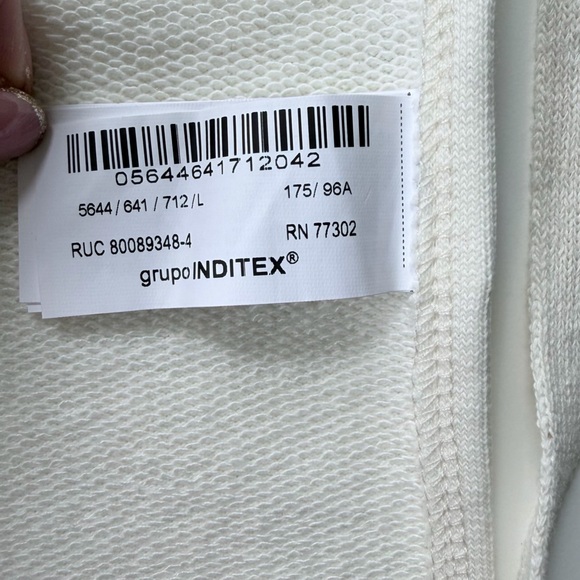 Zara Stylish White and Gold Sleeveless Blouse - Picture 14 of 15